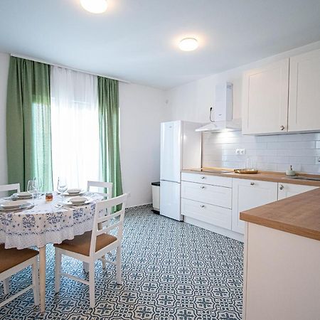 Apartment Nikola Kaštel Novi Zewnętrze zdjęcie