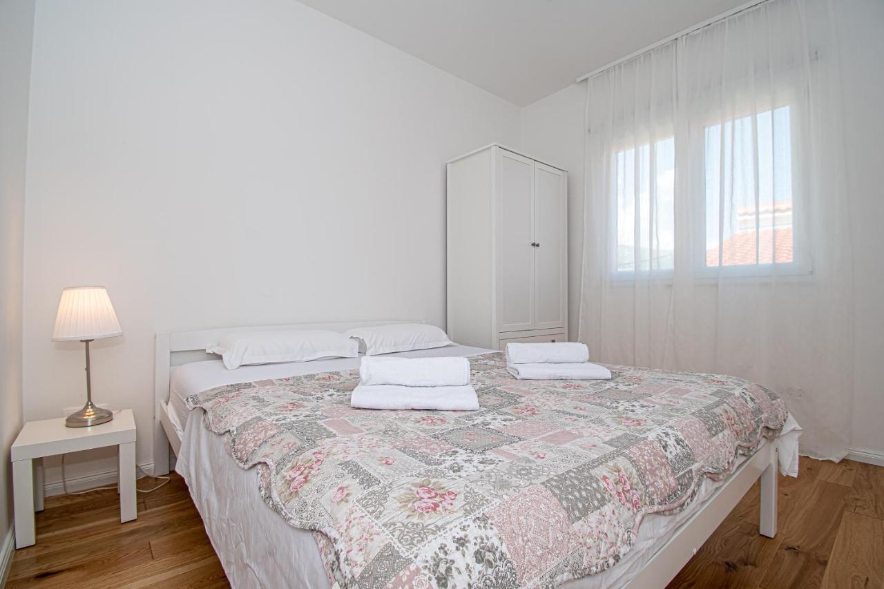 Apartment Nikola Kaštel Novi Zewnętrze zdjęcie